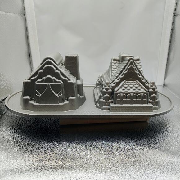 Nordic Ware Gingerbread House Duet Pan Cast Aluminum 5-Cup Holiday Bake - Picture 11 of 13